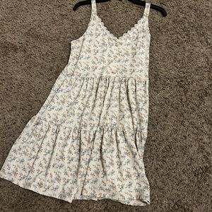flowy dress never worn size M